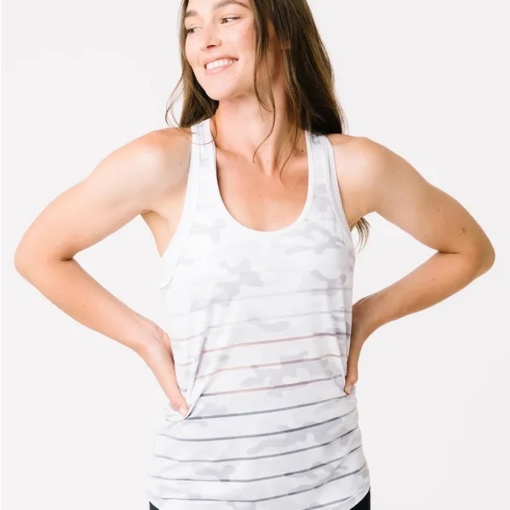 Lot 4 Zyia Athletic Tank Tops Size M Racerbacks Orange Coral Poppy White Camo - Picture 14 of 14